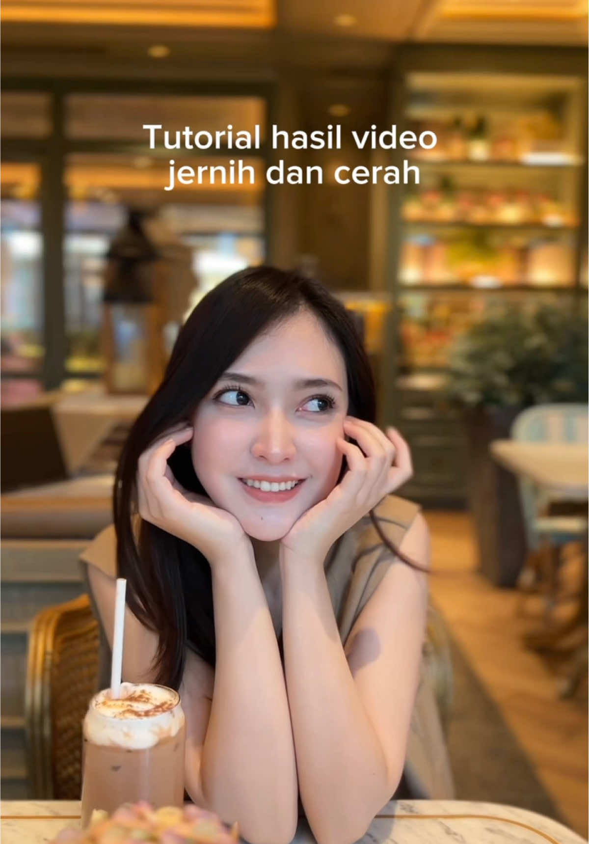 Tips biar hasil foto atau video kalian jadi makin bagus📸 #hackcamera #tipsvideoterang #toneup #clabeau #instantwhitening 