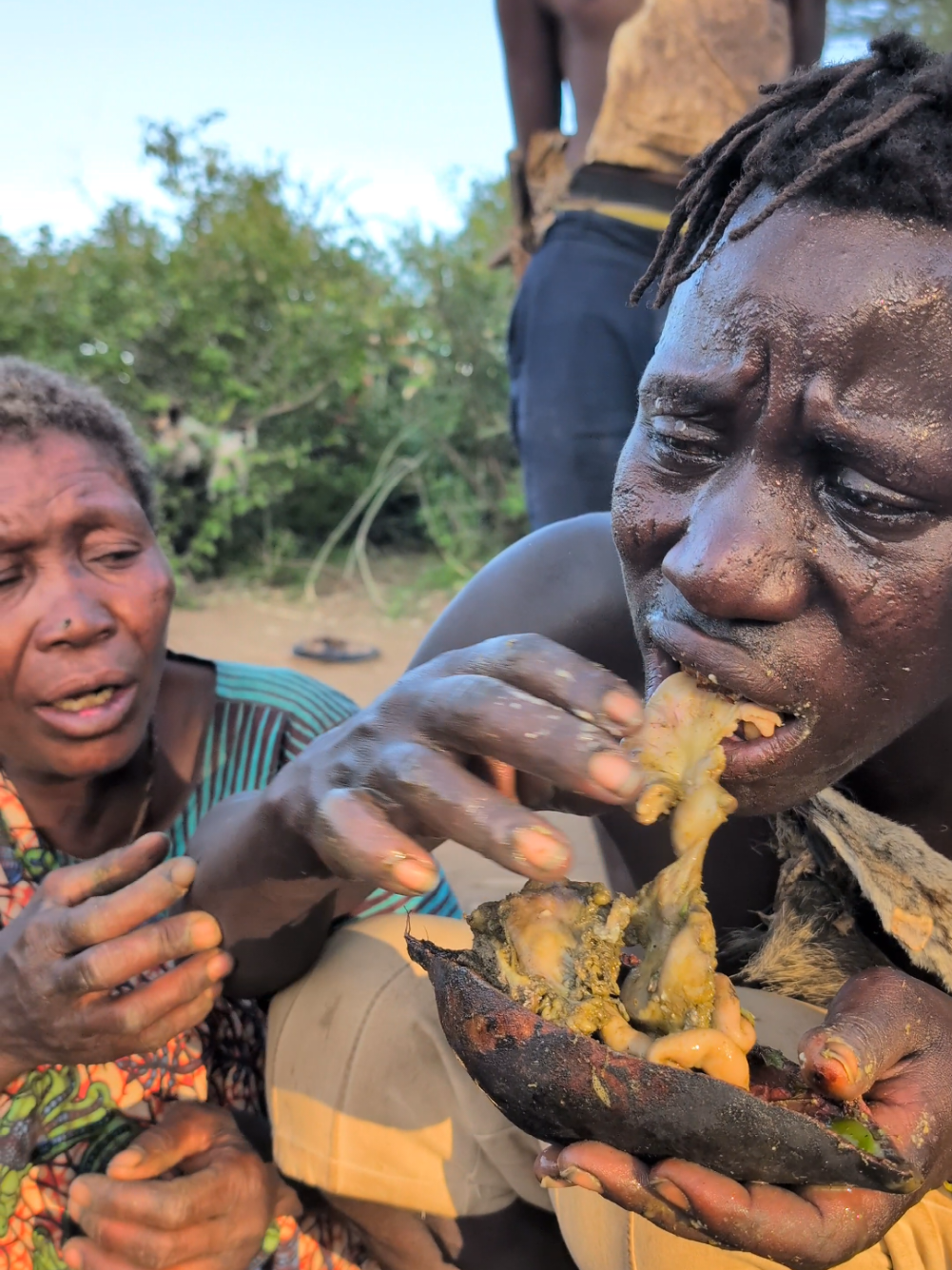 Unbelievable 😲😳😋 See Bushman eats All food alone,Woman want little bit food #villagelife #USA #hadzabetribe #africatribes #tiktok 