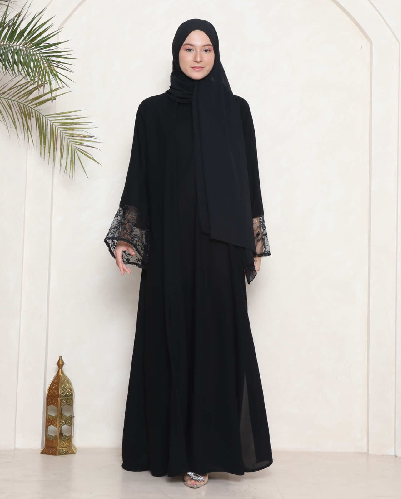 Zoora abaya outer iner dengan iner yang sudah menyatu 🖤 Join live setiap hari di jam 8 malam 🧏🏻‍♀️