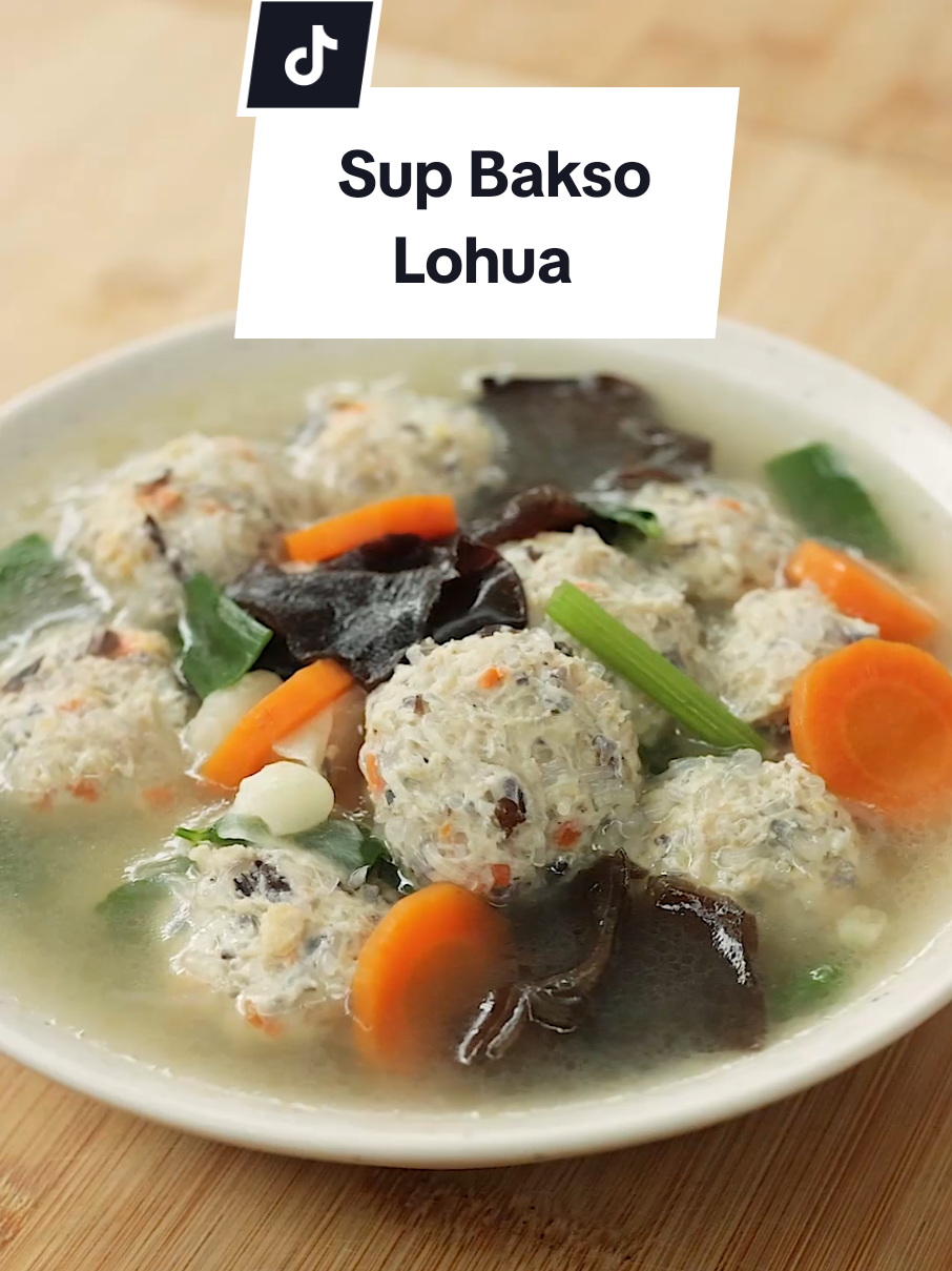 Resep Sup Bakso Lohua (untuk 5 porsi) Bahan adonan: 350 gr paha ayam filet 2 siung bawang putih, geprek 1 sdm bawang merah goreng 1 butir putih telur 1 ½ sdt garam 1/8 sdt merica 1 sdm gula pasir 1 ½ sdt kaldu jamur ½ sdm saus tiram 1 sdt minyak wijen 100 gr sohun (sudah direndam air) 60 gr wortel 100 gr jamur kuping Bahan kuah: 3 siung bawang putih 2 batang seledri, potong 1 batang daun bawang, potong 1 sdm minyak 4 lembar kol, potong 1 buah wortel, potong 100 gr jamur kuping 2 iris jahe (opsional) 2 sdt garam 2 sdt kaldu ayam bubuk 2 sdt gula pasir ¼ sdt merica 1 ½ liter air Cara membuat: 1. Geprek bawang putih dan jahe 2. Panaskan sedikit minyak, tumis bawang putih dan jahe hingga wangi kemudian masukkan kol, tumis kembali hingga wangi 3. Masukkan air dan wortel yang sudah dipotong, masak hingga mendidih lalu kecilkan api 4. Di dalam food processor, masukkan ayam, bawang putih, garam, merica, gula pasir, kaldu jamur, bawang merah goreng, saus tiram, minyak wijen dan putih telur, haluskan hingga lengket 5. Pindahkan adonan ke dalam mangkuk. Masukkan wortel ke dalam food processor, haluskan dan masukkan ke dalam adonan 6. Masukkan jamur kuping ke dalam food processor, haluskan dan masukkan ke dalam adonan. Gunting-gunting sohun lalu masukkan ke dalam adonan, aduk rata 7. Bentuk bulat adonan baso lalu masukkan ke dalam kuah, masak hingga matang 8. Masukkan garam, kaldu ayam bubuk, gula pasir, merica, daun bawang, seledri dan jamur kuping 9. Sup bakso lohua siap disajikan Jangan lupa cek TikTok @WINNGAS_OFFICIAL  Instagram: https://instagram.com/winngas Website: https://winngas.com/ Tokopedia: https://tokopedia.com/winn-gas Shopee: https://shopee.co.id/winngas