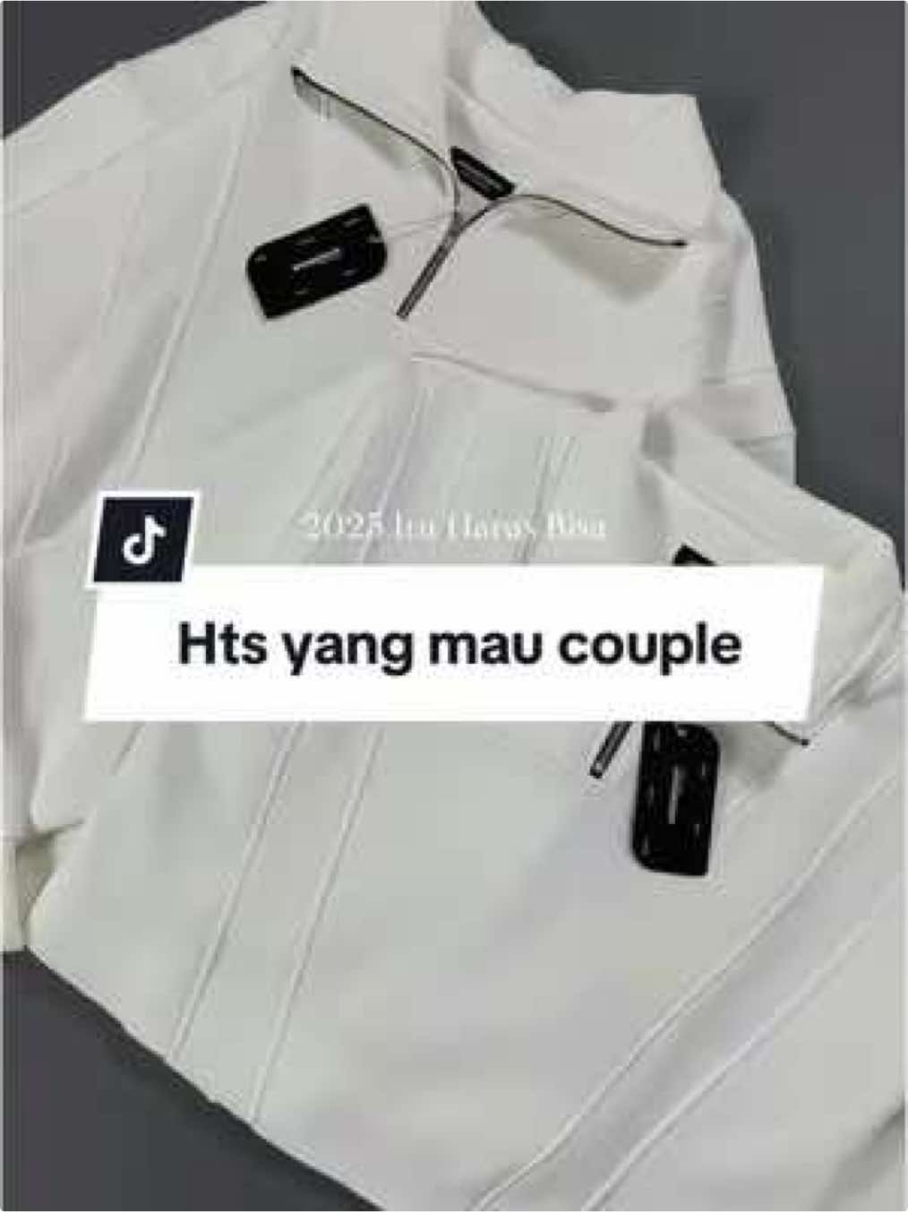 Cari hts yang bisa diajak couplean???🤔🤔 #hoodiein #hoodie #hoodiemurah #antipasaran #belilokal #rekomendasioutfitmurah #halfzip #crop #fyp #fypシ #couple #couplehoodie #xyzbca 