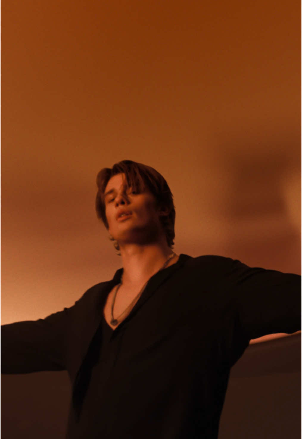 Introducing Emporio Armani STRONGER WITH YOU PARFUM featuring the new Emporio Armani Global Fragrance Ambassador Nicholas Galitzine. Dancing amidst his energetic crew the actor showcases the strength and freedom found in togetherness, as he is immersed in the warm cast of a vibrant party atmosphere. Credits: Jonathan Alric Music: “Born Slippy” - Underworld #Armanibeauty #EmporioArmani #StrongerWithYou #StrongerWithMyCrew #NicholasGalitzine #Fragrance