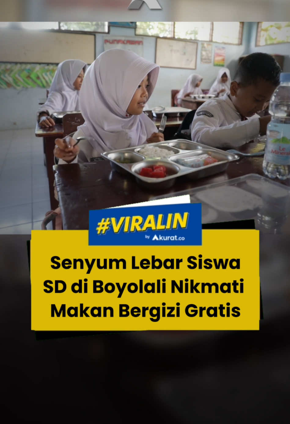 Seperti diketahui, dapur untuk Makan Bergizi Gratis dikelola oleh Satuan Pelayanan Pemenuhan Gizi (SPPG) yang ditunjuk langsung oleh Badan Gizi Nasional (BGN). SPPG bekerja sama dengan seorang ahli gizi dan seorang akuntan untuk memastikan pengawasan ketat terhadap kualitas gizi dan kelancaran distribusi makanan. Selain itu, SPPG juga bertugas mengawasi standar kebersihan, pengelolaan gizi, dan pengolahan limbah si setiap Dapur MBG. 🎥: Dok. Tim Media Prabowo. #viral #prabowo #presidenprabowo #makanbergizigratis #programpemerintah #akuratco 