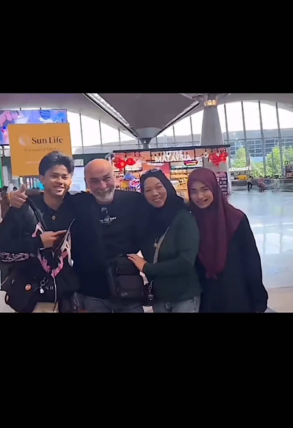 airport goodbye are the hardest. ☹️☹️ [#puterirania #jadenbachtera #xyzbca #fypindonesia #fypmalaysia #rania #jaden #raden ] @˚ ༘♡ ⋆｡˚ rania ˚ ༘♡ ⋆｡˚ @JADEN @MAHMOUD MM M OMAR @NIDAL (TEAM JTTSTOREMY) @kk_chim @sushi 