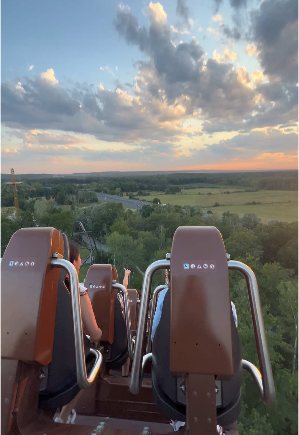 Toutatis >>> #parcdattraction #rollercoaster #attraction #parcasterix #toutatis #montagnerusse #pourtoi 