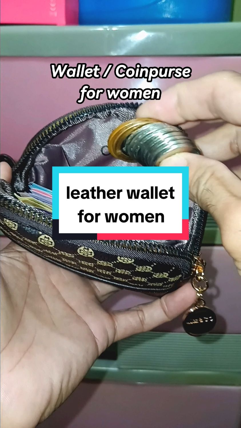 ang mura lang niya di ko akalain may mabibili kang 100+ wallet na ganito kaganda sa tiktok. ang spacious niya bhie tingnan mou #coinpurse #leatherwallet #walletforwomen 