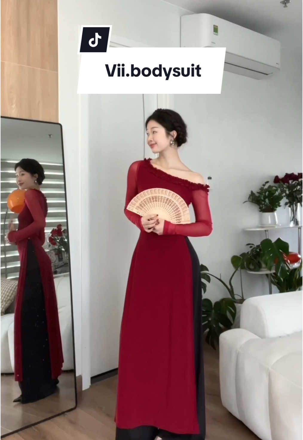 Thắm kiểu khó tả lắm mấy bà, thiệc sự!!!! @vii.bodysuit #aodaicachtan #aodaitet #quinneeeee #viibodysuit 