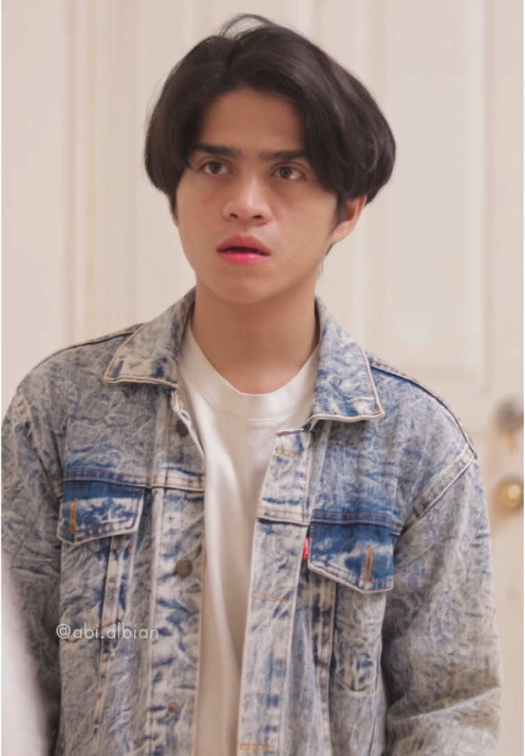 Nyenggol siapa nih? Atut… @Joe Brendo  #SerialTikTok #TikTokTainment #TikTokSeries #TikTokSeriesFuture #drama #abialbian #suneedaycreative #dramatiktok #viraltiktok #pacar #online #suamiistri #kasus #korupsi #cinta 