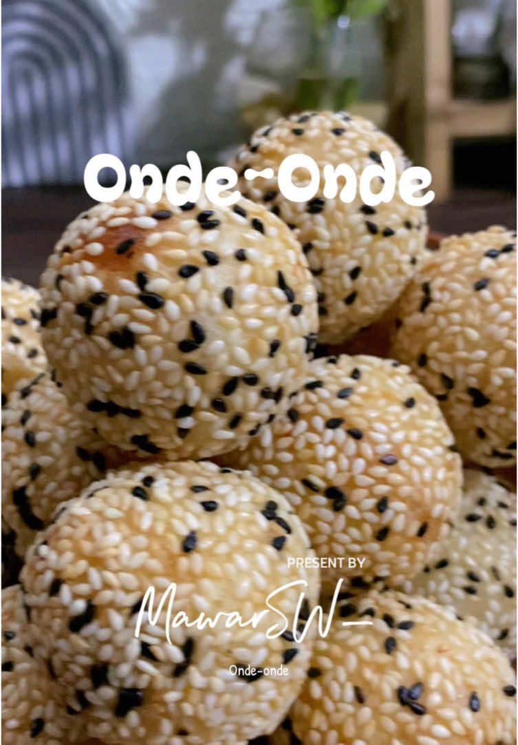 Onde-onde, Salah satu jajanan pasar favorit aku😍 yuk cobain juga😊#ondeonde #cemilan #reseptiktok #resepsimple #jajanantiktok 