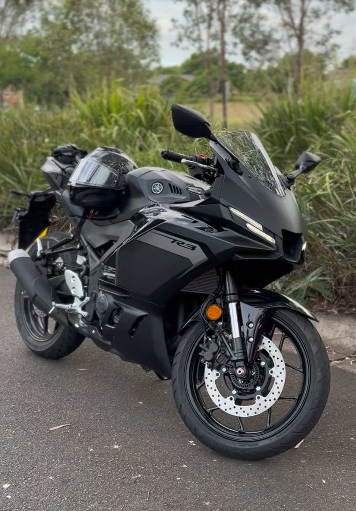 Finally copped something faster than the BRZ 🤣🤣 #Yamaha #R3 #2025 #YZF-R3 #Motorbike #motorcycle #sportsbike #300cc #LAMS #Learners #matteblack