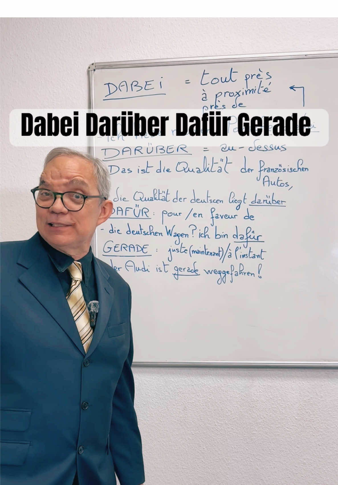 Tu confonds “dabei”, “gerade”, “dafür” et “darüber” en allemand ? On t’explique tout avec des exemples de voitures allemandes ! 🇩🇪 👉 “Dabei” : “J’ai ma BMW, et je suis prêt pour la route ! Ich bin dabei.” 👉 “Gerade” : “Je conduis ma Mercedes, mais en ce moment, je suis en train de chercher une station. Ich suche gerade eine Tankstelle.” 👉 “Dafür” : “Une Audi pour les longs trajets ? Oui, je suis pour ça. Ich bin dafür!” 👉 “Darüber” : “Tu veux parler de la nouvelle Porsche ? Oui, parlons de ça ! Lass uns darüber sprechen!” 🎯 Avec ces exemples, impossible de te tromper ! Prêt à dominer la langue de Goethe comme tu domines l’autoroute ? 🛣️ Abonne-toi pour d’autres astuces linguistiques et cours fun ! 🎬✨