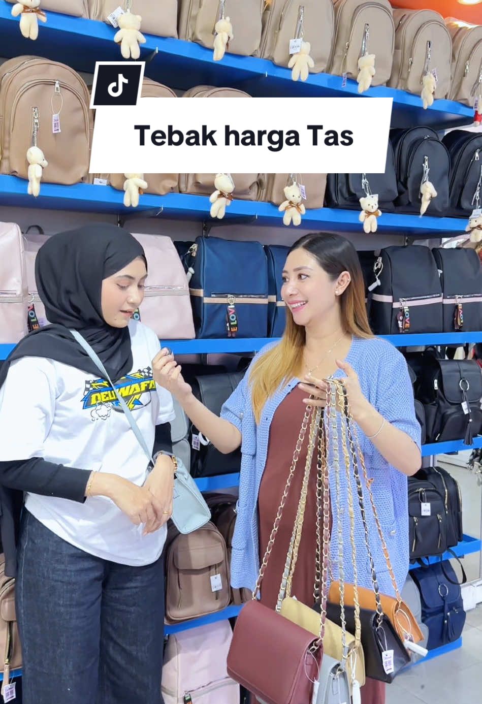 Kak @chaa aja sampai kaget nih tau harga Tas Casandra😆😍 #deliwafa #deliwafastore #socialexperiment #surgabelanja #tokoviral #tebakharga #tas #bestseller #deltahesti 