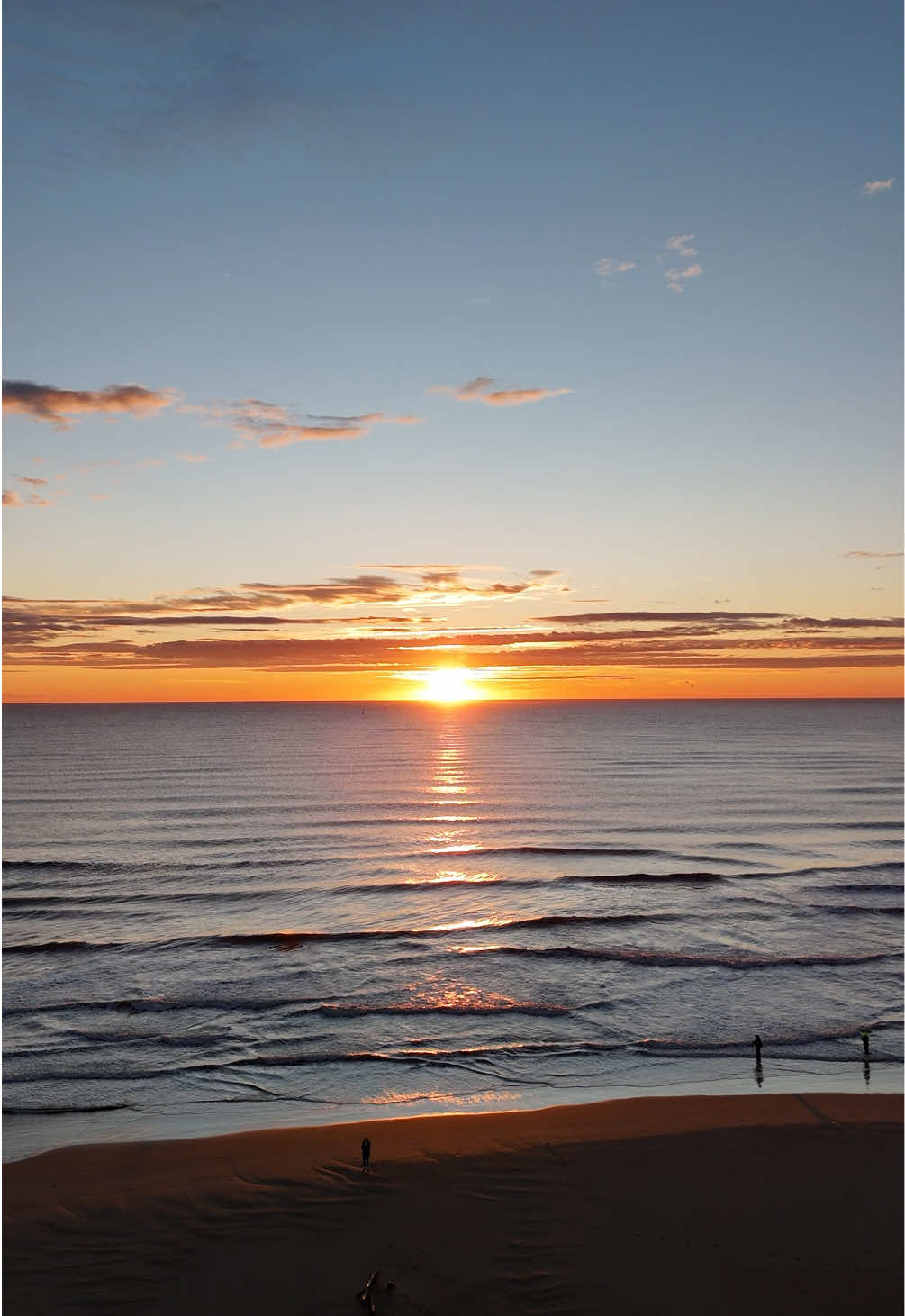 L’un des plus beau lever de soleil 🌅🍀 #drone #dronevideo #plage #dji 