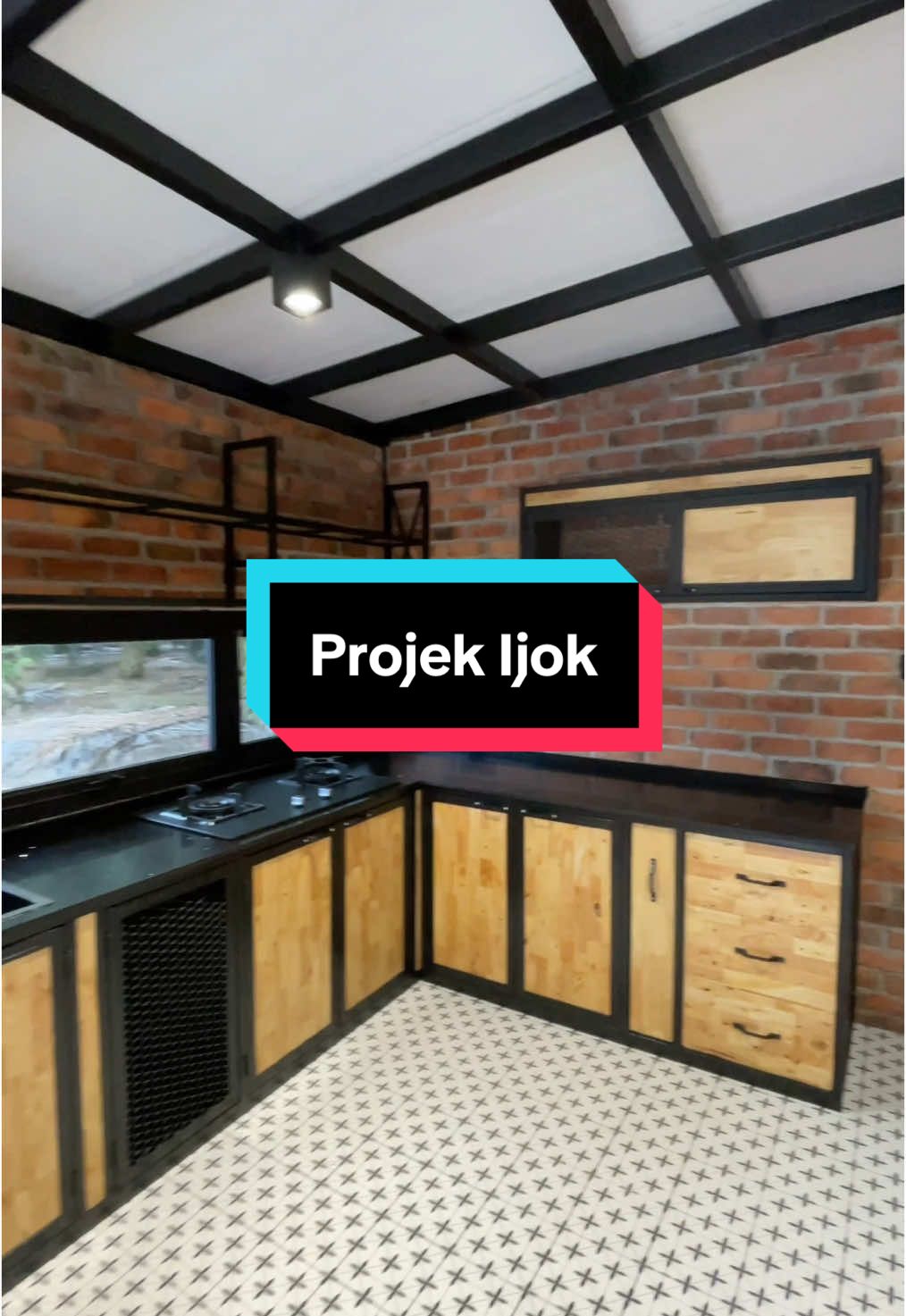 Kali ni untuk bahagian dapur dan rak kasut untuk projek Ijok 🛠️ Tak lupa juga barndoor untuk ke dapur 😁 Memang besar geng barndoor ni 🤭 Jangan lupa like , comment dan share 🫱🏻‍🫲🏼🫶🏻 Berminat dengan item di video ini boleh contact admin dengan klik link di bio ☺️ #kabinetdapur #barndoor #rakkasut #laundry #customemade #customefurniture #industrialfurniture #industrialdesign #industrialdecor #industrialhomedecor #industrialcabinet #industrialshelve #industrialkitchencabinet  #kabinet#igdecormalaysia #raktv #rakkasut  #ighometourmalaysia #ilhamdekorasi #ilhamdekorasimalaysia #dapur  #dekodapurmalaysia #kitchendeco #interiordesignmalaysia #rak #decor #hardwaretools #goodthings #hiasandalamanrumah #ampaian #homedecormalaysia #impiana #ideadecor #kabinetdapur #herringbone #perabotrumah #custommade #meja #table #dapur 