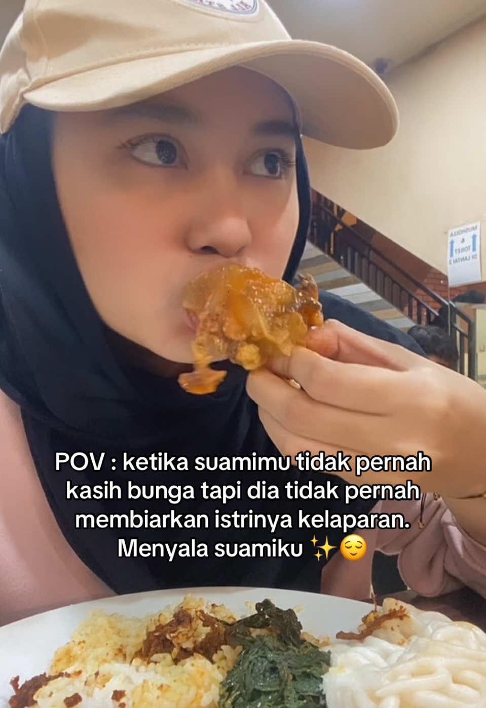 Suamiku gak bisa ngasih bunga karena gak romantis, tapi ngasihnya PARFUM terus 🤣🫵🏻💖 lebih mahal dr pada bunga 🙃 MENYALA SUAMIKU 🔥 