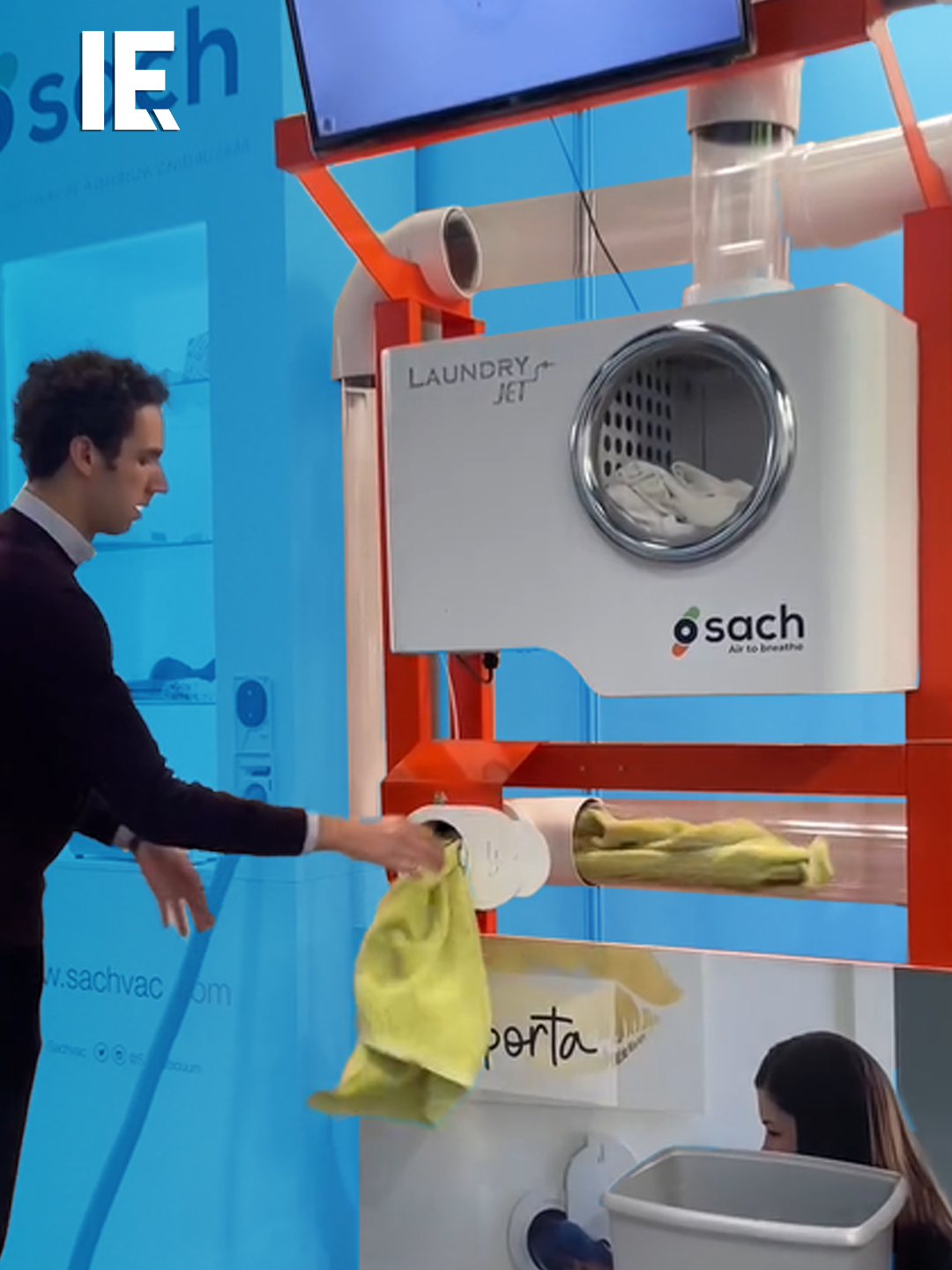 The laundry jet could completely change how you collect your laundry. 🎥 sachvacuum / IG