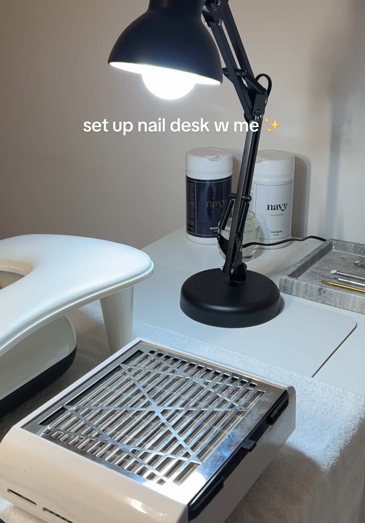 come set up my nail desk with me at home as i start taking on at home clients ahhh  #nailtech #norwich #nails #athomenailtech #setupnaildesk #chitchat 