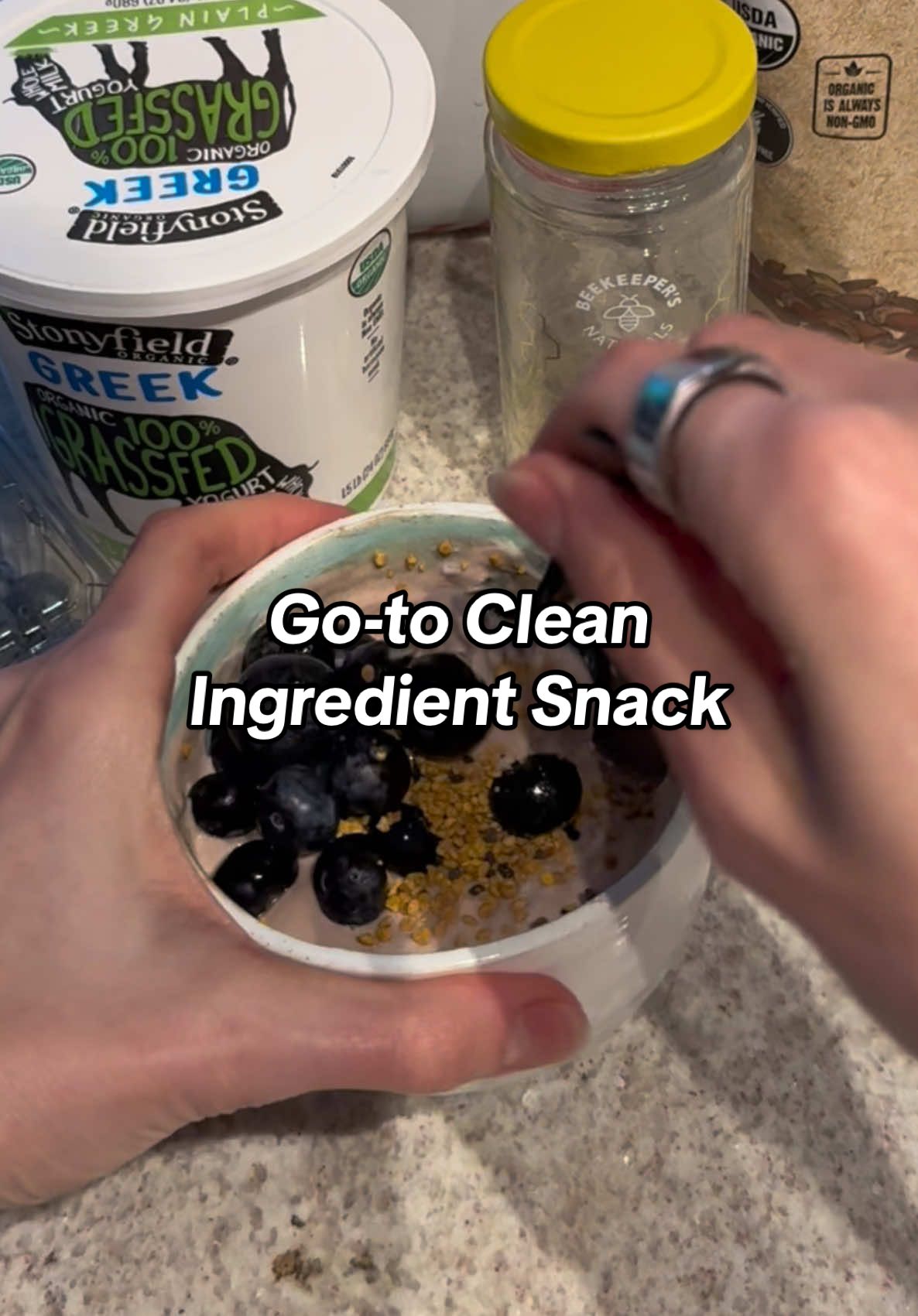 - @stonyfield grass-fed Greek yogurt - @Just.Ingredients peppermint choc protein powder (cleanest ingredients ever) use code Laurenelam for $ off!  - TBS of flaxseeds - Organic blueberries  - @Beekeeper’s Naturals bee pollen #cleaneating #healthysnacks #antiinflammatorydiet #organicfood #healthyfoodie #snackideas #highprotein #hormonesupport 