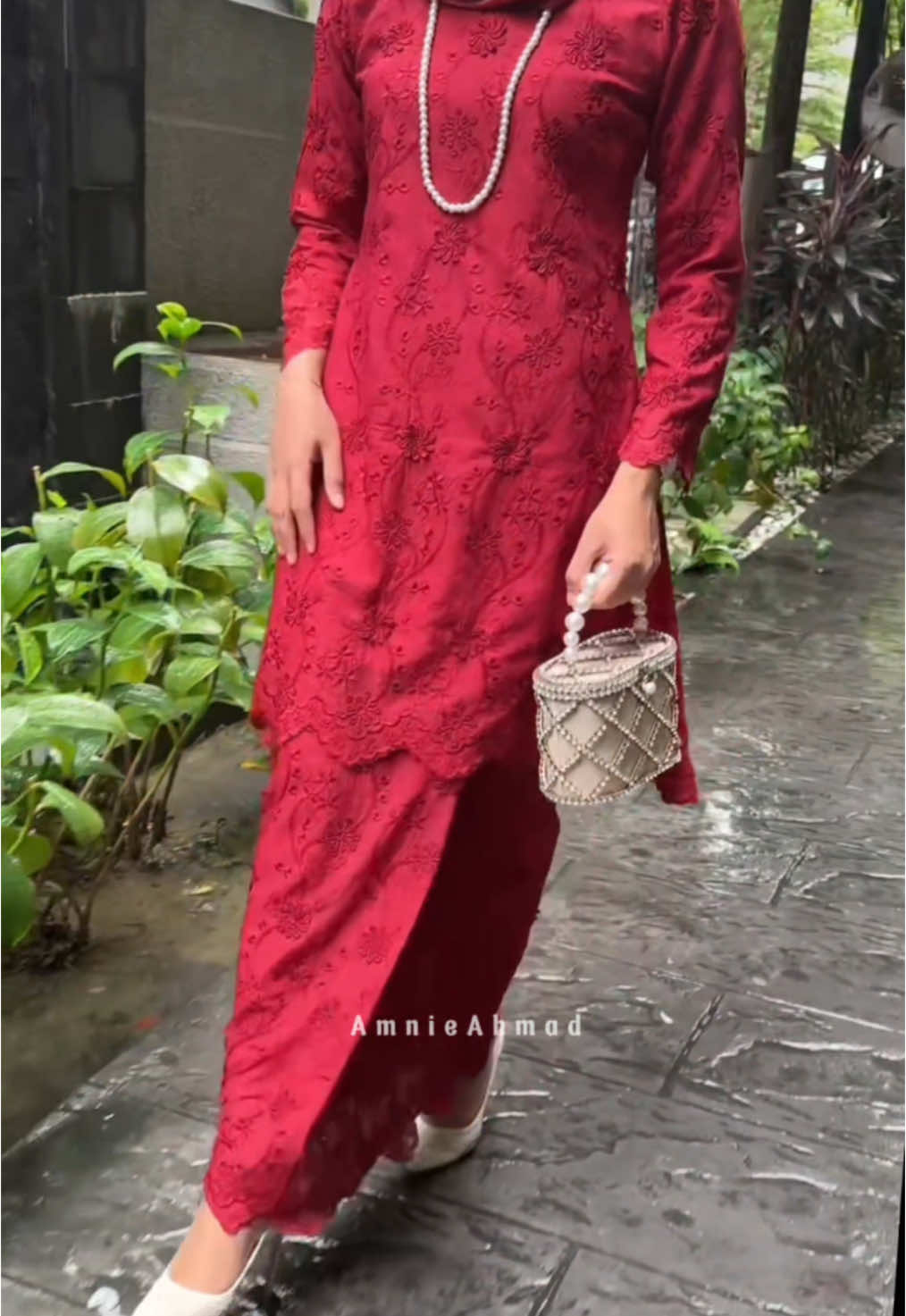 Anggun Kurung Riaw Cotton Eyelet❤️  #bajuraya2025  #bajukurungplussize #bajukurungplussizemurah #bajuplussize    #bajukurungeyelet  #bajukurunglace     #bajukurungsulammurah  #bajukurungriau    #bajukurung     #bajubridesmaid #bajubridesmaidmurah  #fashiontiktok  #outfitideas 