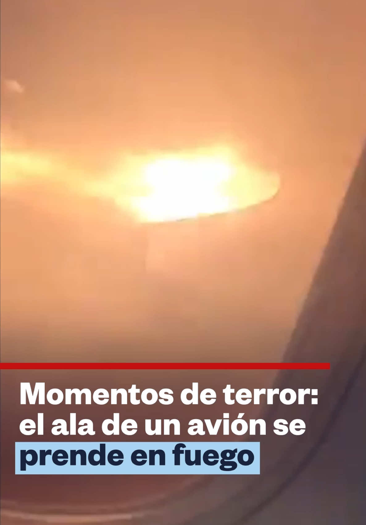 ✈️🔥 Los pasajeros de un vuelo de #AirCanada vivieron momentos de #terror luego que una de las alas del #avión en el que viajaban se prendiera en #fuego. Según reportes, un fallo en el tren de aterrizaje hizo que la aeronave se deslizara durante más de 15 segundos por la pista, lo que provocó que una de las alas estallara y se incendiara.  Las autoridades informaron que todos los #pasajeros y miembros de la tripulación lograron salir a tiempo del avión.