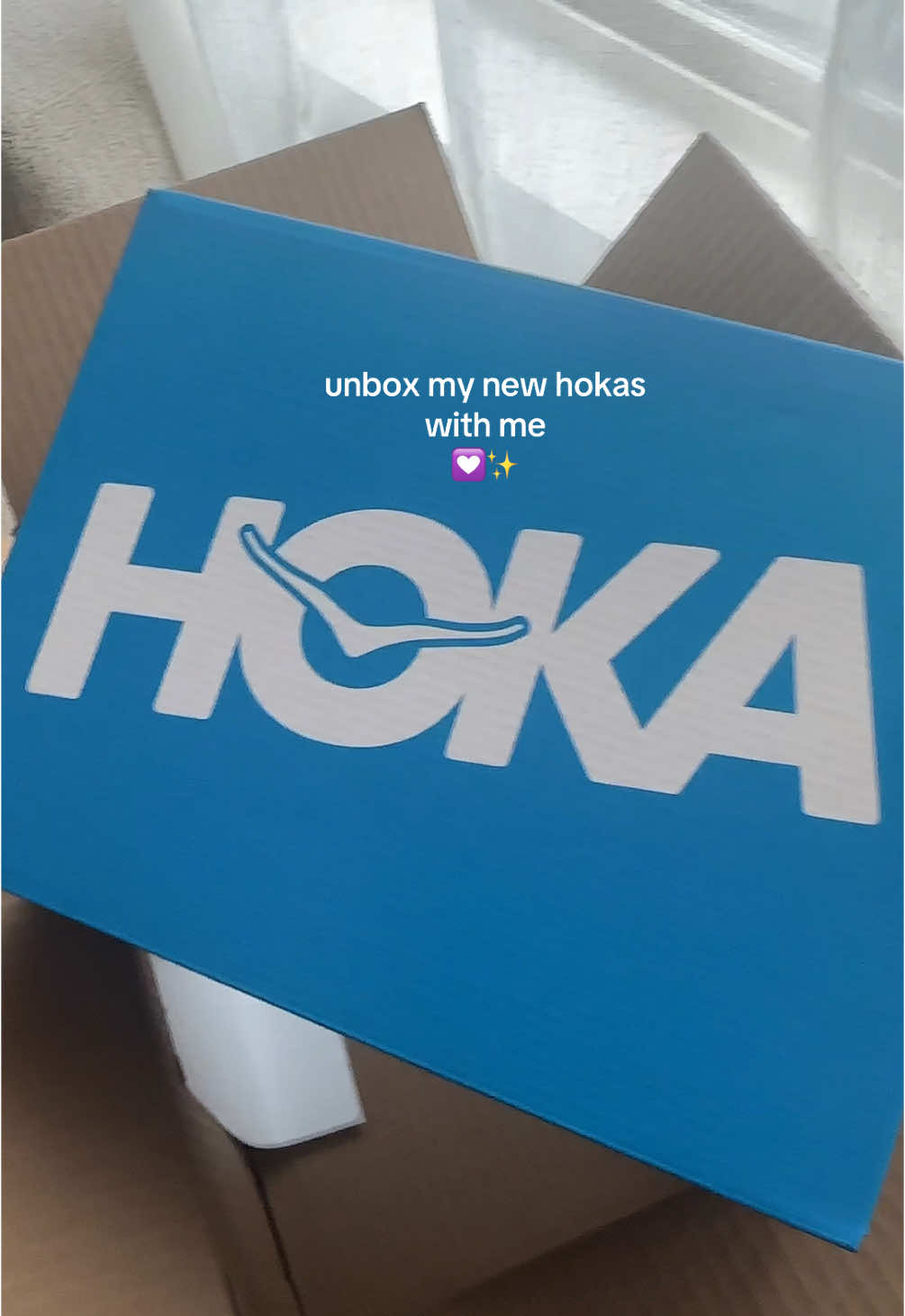 STOP IT @HOKA @Free People  I am OBSESSED. These were literally my motivation to actually do cardio 😅 #shoes #shoestyle #hoka #freepeople #unboxing #unboxingvideo #unboxinghaul #hokas #trendy #haul 