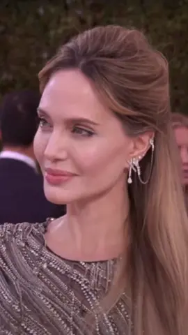 Angelina Jolie Golden Globes Red Carpet Interview 🤩 #goldenglobes #actress #acting #angelinajolie 