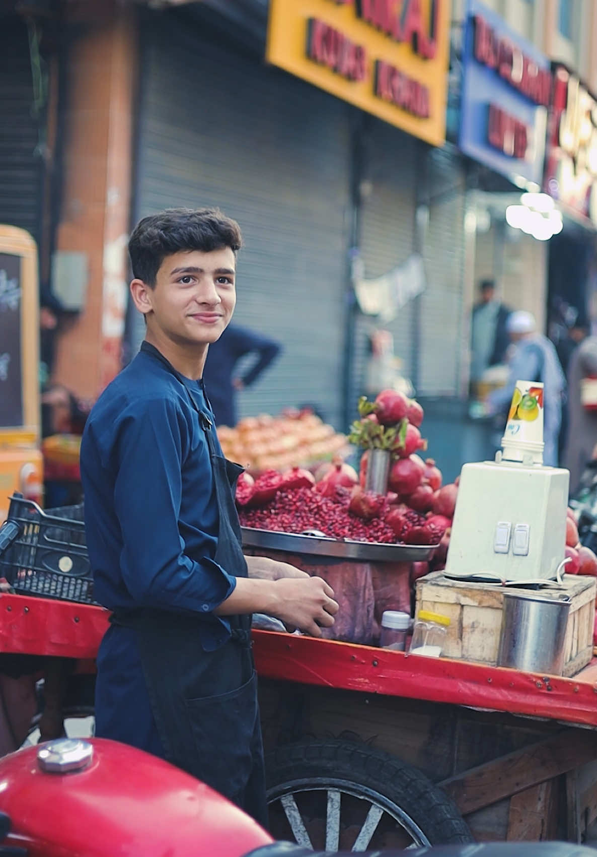 Peshawar – The City of Pukhtoon Beauty, Strength, and Hard Work. #peshawar #pukhtoon #beauty #streetphotography #viralvideos 