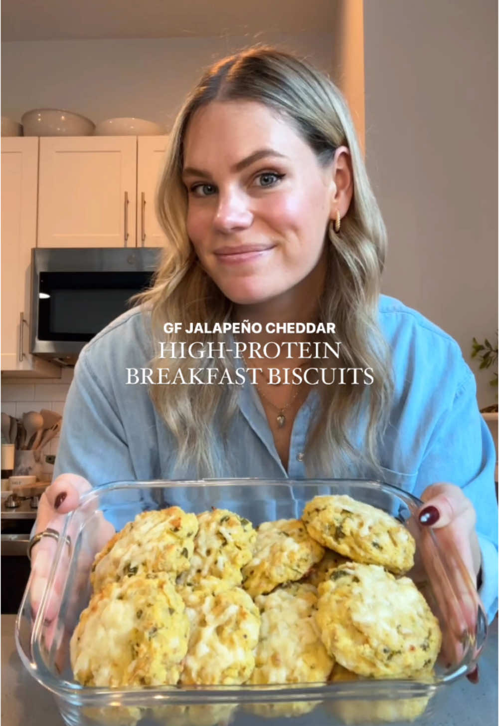 tarting off 2025 with a new high-protein breakfast biscuit flavor!! these biscuits are easily one of my most popular recipes, they’re easy to mix together & freeze well for meal prep—can’t wait for you to try this jalapeño cheddar version!! 🫑🧀 ✨full recipe is below & on my website✨ if you want a meal prep plan with recipes + grocery list for the entire month of January, that’s on my substack now! ingredients: -1 1/2 tbsp avocado or olive oil -1 medium yellow onion, diced -16oz ground chicken -6 eggs -1 1/2 cups shredded cheddar cheese, divided (sub DF cheese) -12oz jar sliced jalapeños in vinegar, drained & chopped -1 1/2 cups blanched almond flour -1/3 cup coconut flour -2 tsp baking powder -2 tsp garlic powder -2 tsp kosher salt -1/2 tsp ground black pepper Preheat oven to 400F and line a baking sheet with parchment. Heat the oil in a skillet over medium, then add the onion and cook for 5 to 7 min, stirring until translucent. Clear the center of the pan and add in the chicken. Cook, stirring constantly, until the chicken is cooked through, 7 to 10 min. Set aside to cool down and drain any excess liquid. Whisk the eggs in a bowl, then add 1 cup of the cheddar cheese, the cooled chicken and onion mixture, and the jalapeños. Mix, then add the almond flour, coconut flour, baking powder, and spices and mix until just combined. Use a large cookie scoop or spoon to make 12-14 evenly sized balls and place them on the baking sheet. Rub oil in your hands and shape each into a biscuit shape by pressing down lightly on the tops. Cover the tops of each with the remaining cheddar cheese. Bake for 13 to 16 min, until the biscuits are firm and starting to brown on the outside. Remove and cool completely on the baking sheet. Refrigerate in a sealed container for up to 4 days or freezer for a month. I like to reheat these from the fridge in the air fryer on 325F for ~5 minutes, or 10-12 minutes from frozen! enjoyy💕 #mealprep #mealprepideas #breakfastmealprep #healthybreakfastideas #highprotein #highproteinmeals #highproteinlowcarb #easyhealthymeals #breakfastideas #glutenfreerecipes 