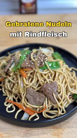 Gebratene Nudeln mit Rindfleisch wie beim Asiaten 🤩😆 #chinesischesessen #gebratenenudeln 