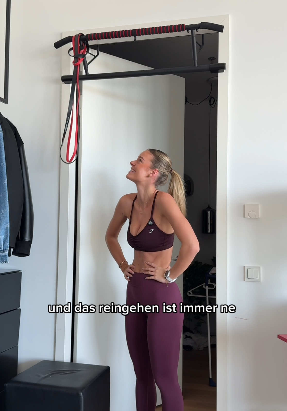 Ich habe schonmal leichtere Dinge gemacht 😂 aber wir üben und bleiben dran! 💪🏼 #pullups #motivation 