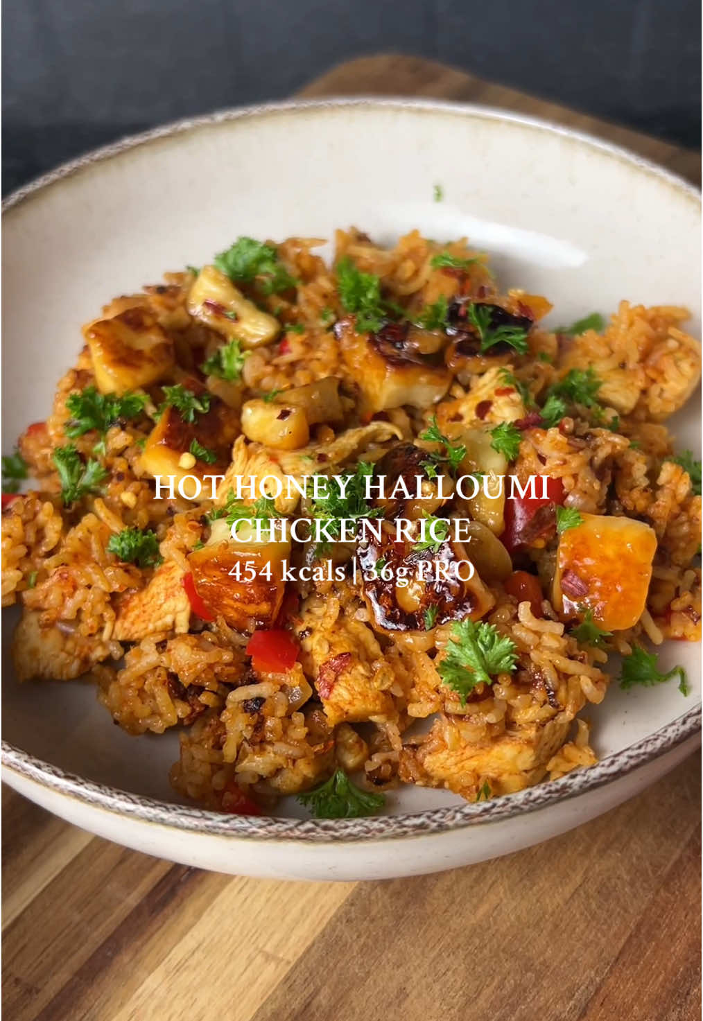 HOT HONEY HALLOUMI CHICKEN RICE 🍯🌶️ This was so delicious and easy to make! The full recipe, list of ingredients and method are under the Week 15 Meal Plan on my platform!  There are 15 meal plans and 120 recipe cards uploaded on there now! You can join for just €4.99 a month and will receive: -Weekly meal plans  -Recipe cards -Shopping lists -30+ recipes per month -Nutritonal information -Members only recipes Link is in my bio to sign up! #hothoneyhalloumi #halloumi #hothoney #chickenrice #onepanrecipes #EasyRecipes #mealprep #healthyfood #highprotein #DinnerIdeas #foryou #foryoupage #foryourpage 