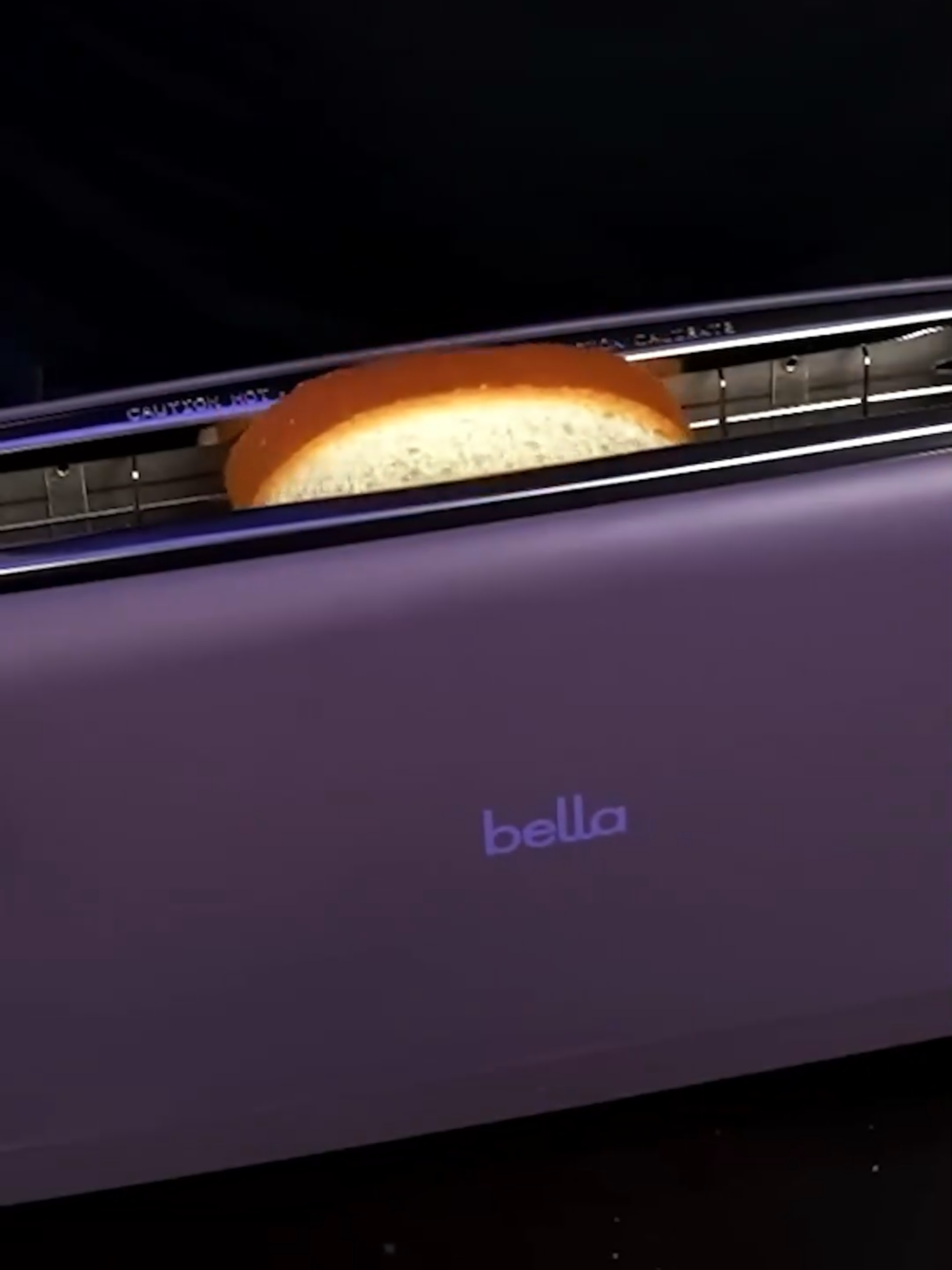 Testing the Bella 2-Slice Slim Toaster to see if it works as advertised! 🍞 #amazon #amazonfinds #amazonkitchenfinds #kitchenfinds #gadgets #kitchengadgets #toaster #slimtoaster #bellatoaster