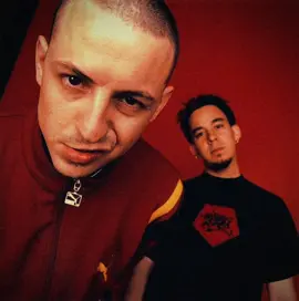 amo tanto essa aqui, me faz querer ser uma pessoa melhor OU virar um transformer. #chesterbennington  #fypシ゚ #linkinpark #whativedone  #transformers #fypシ゚ #fyp 