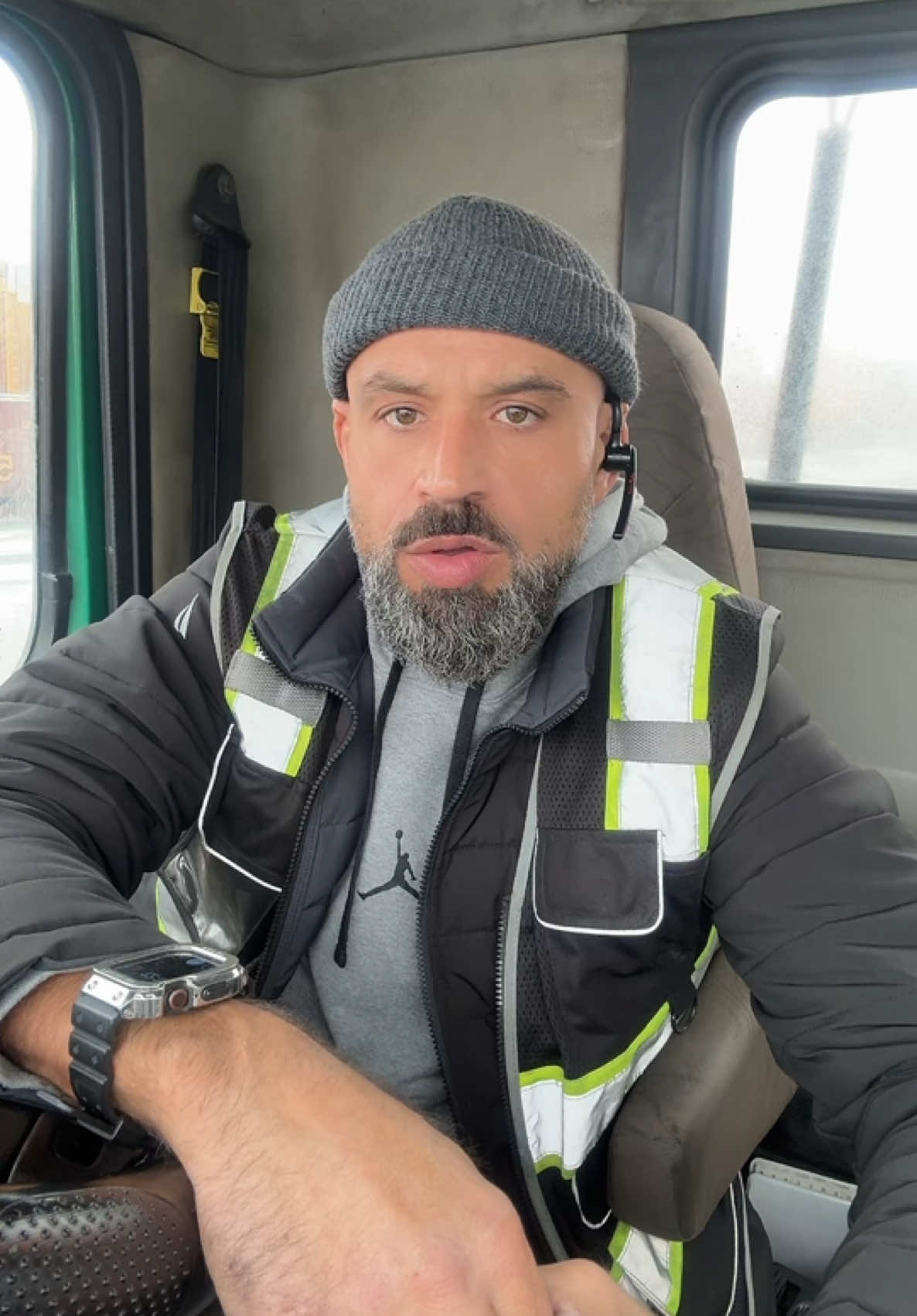 Semi trucker’s winter driving tips for automatic transmission trucker news episode 15.                                                 #trucktok #truckernews2025 #truckerwinterdrivingtips2025 #trucktok #truckingcompanies #cd|driver #intermodaltrucking #18wheeler 10 #megacarrierproblems #trucklifestyle #truckerinfluencer #otrdriver#rookietruckers #truckingadvice #ogtruckers #truckerowneroperator