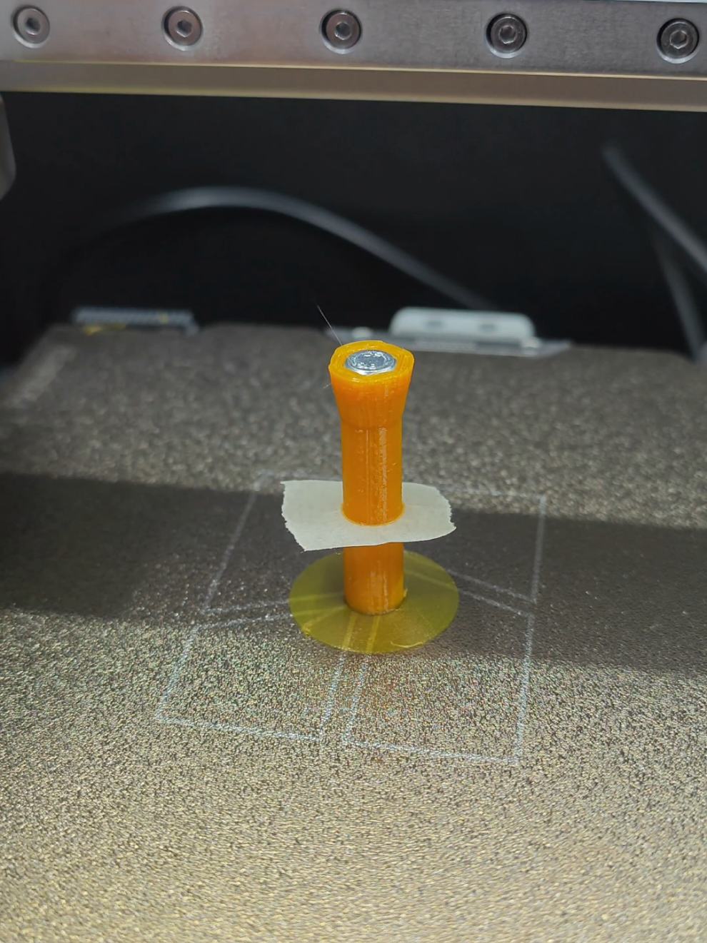 3D printing on an adhesive tape? Works, as in this case. You can use this trick to embed a screw. It's important to incise it, otherwise it will be difficult to get the screw through the tape on the adhesive bed. #3dprinting #3ddruck #3dprinttok #3dprintinglife #3dprintingtricks #3d #bambulab #3ddesign #tape #3dprintingnerd #3dprint #3ddrucker #3dprinter 