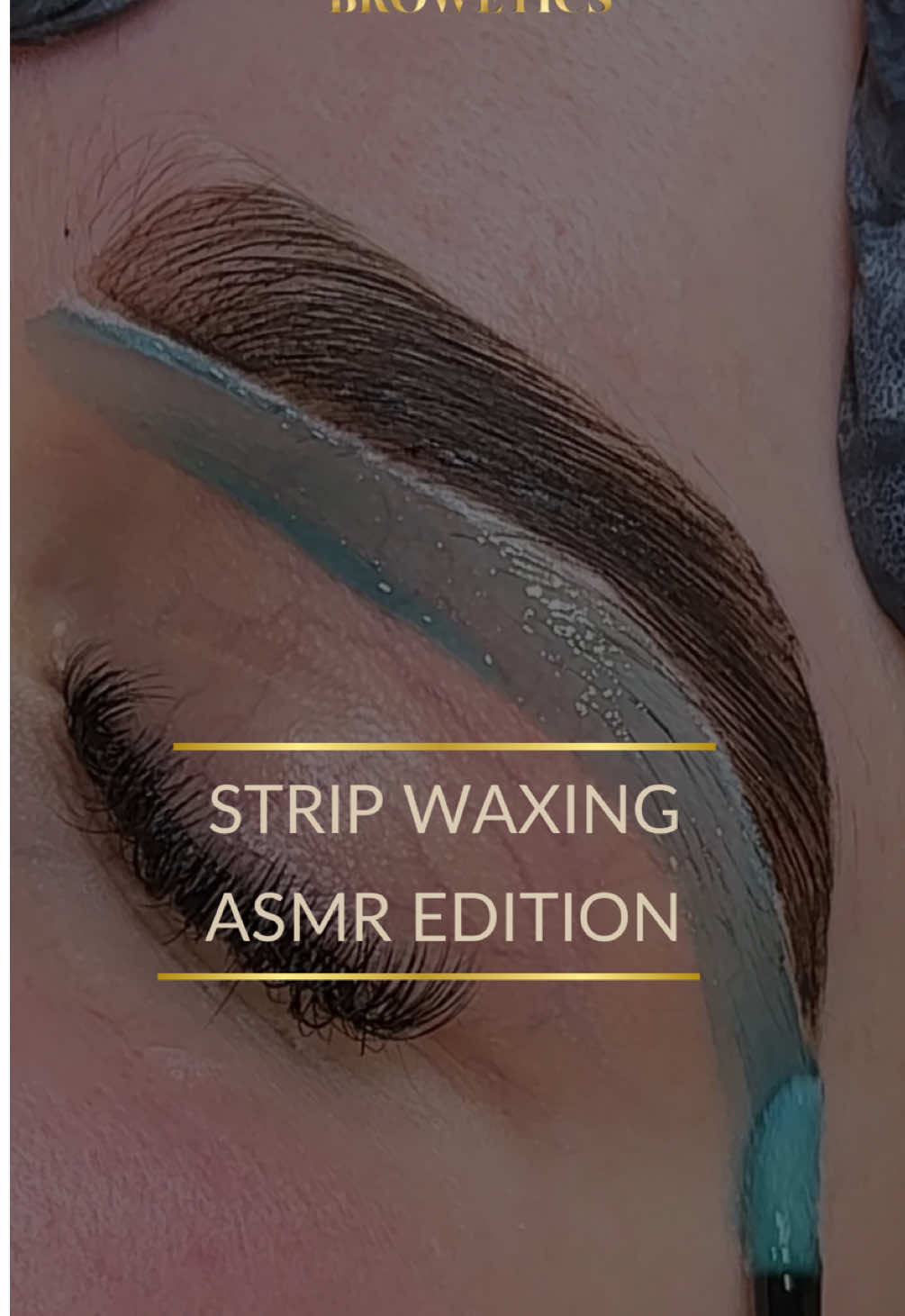 SOUND UP 🆙🔉 ASMR for some juicy strip wax rip sounds…… When it comes to creating precision and a super sharp wax line on the base of the brow, soft strip wax has my heart…… #asmr #waxing #asmrsounds #satisfyingsound #satisfyingvideos