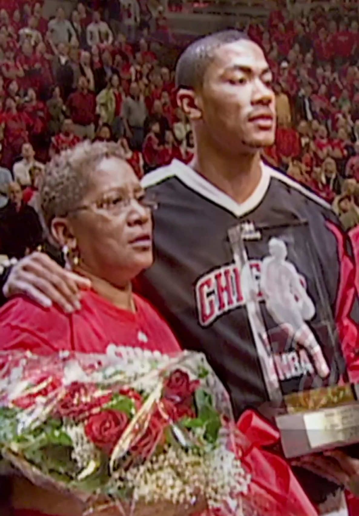 Derrick’s moment ❤️ #derrickrose #NBA #chicagobulls #momentforlife #basketball #history #mvp #highlights #chicago #retirement 