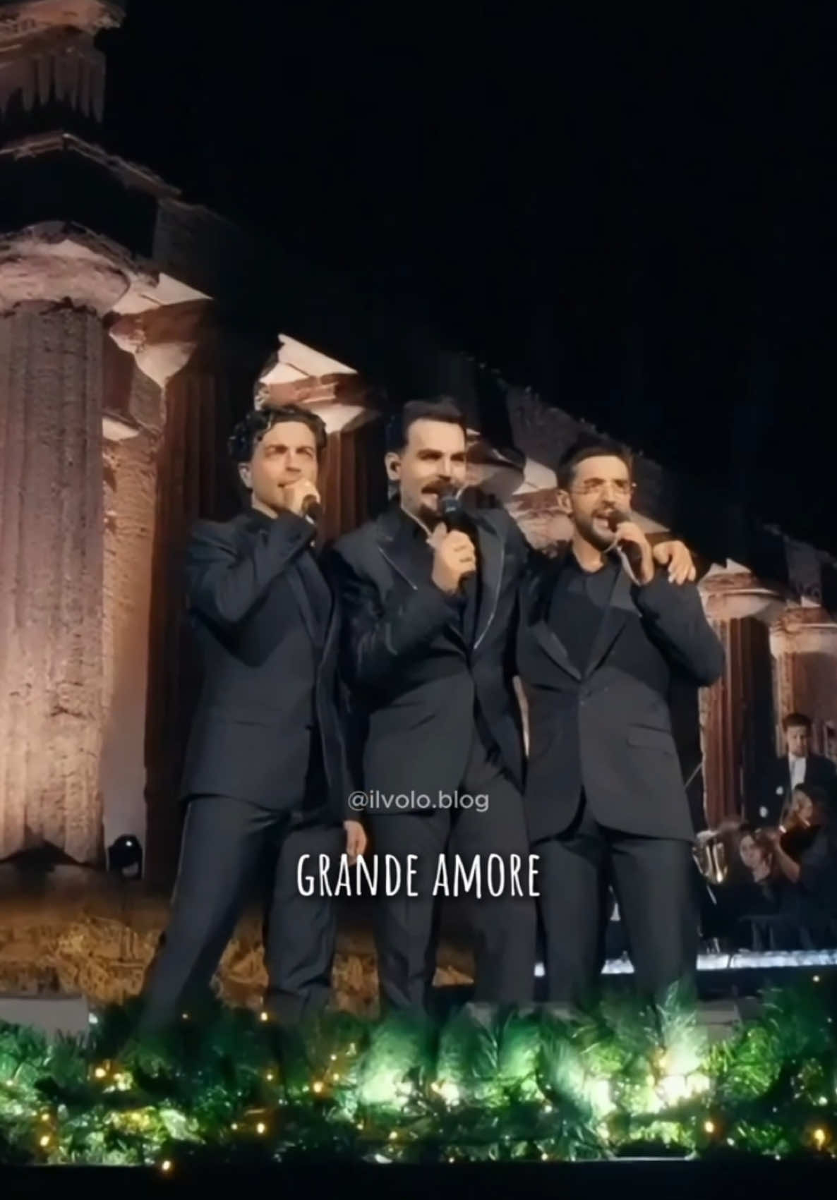 Se “Grande Amore” fosse um sentimento, seria eterno. 🎶✨ Comente com um ❤️ se essa música já marcou sua vida! #ilvolo #musicaitaliana 