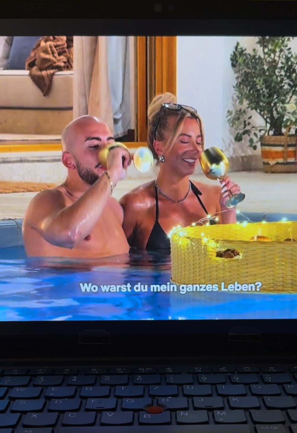 Und manche meinen, die Romantik sei tot 🌹 @NetflixDE #loveisblind #loveisblindgermany #Love #dating #reality #realitytv #liebe #lustig #funny