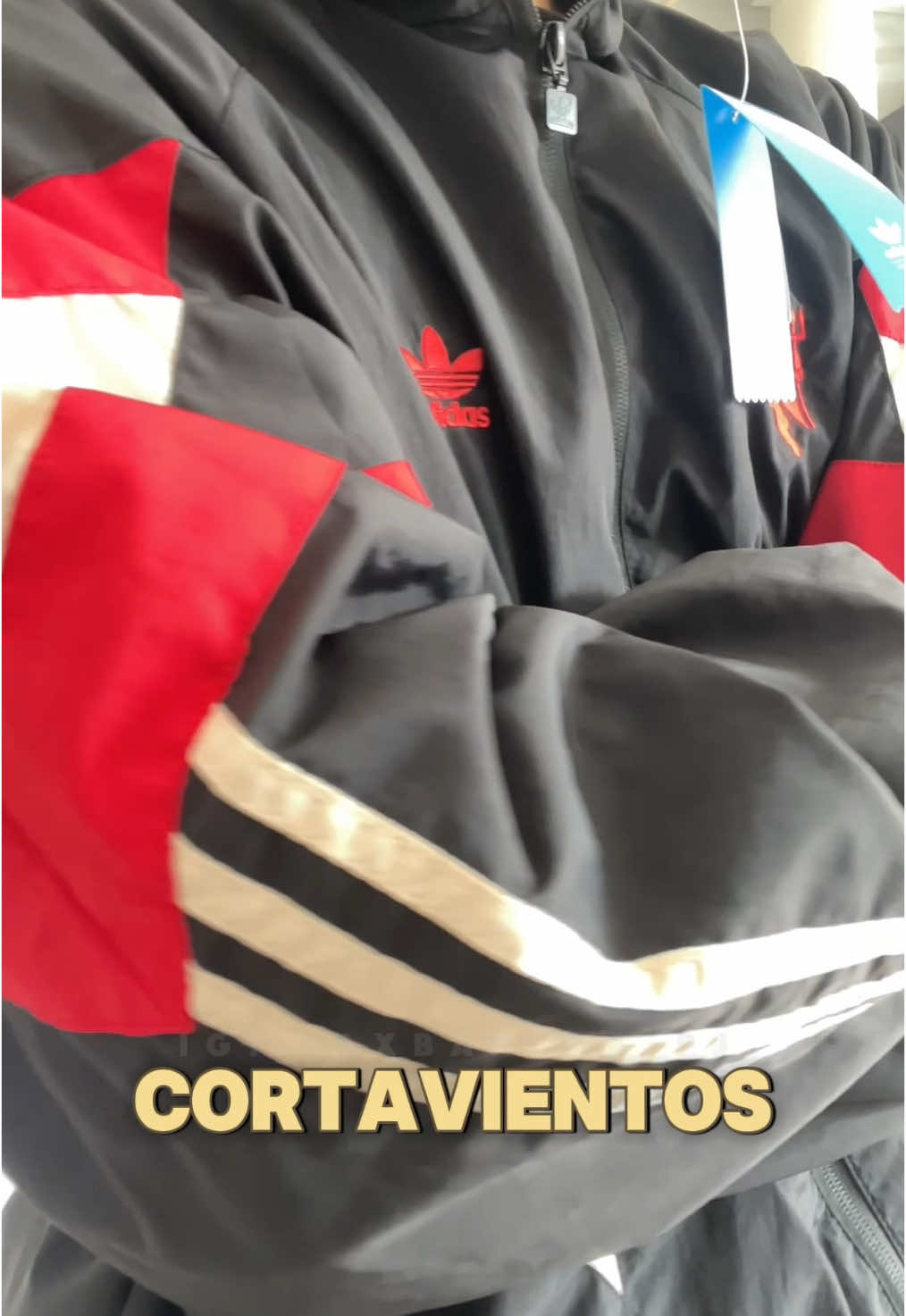 - Cortavientos del Man. United 🤯🔥 - Que otro quisieras ver en la Parte 2? - Camisetas de futbol - sudaderas de futbol - Cortavientos de futbol  #camisetas #futbol⚽️ #manunited #cortavientos 