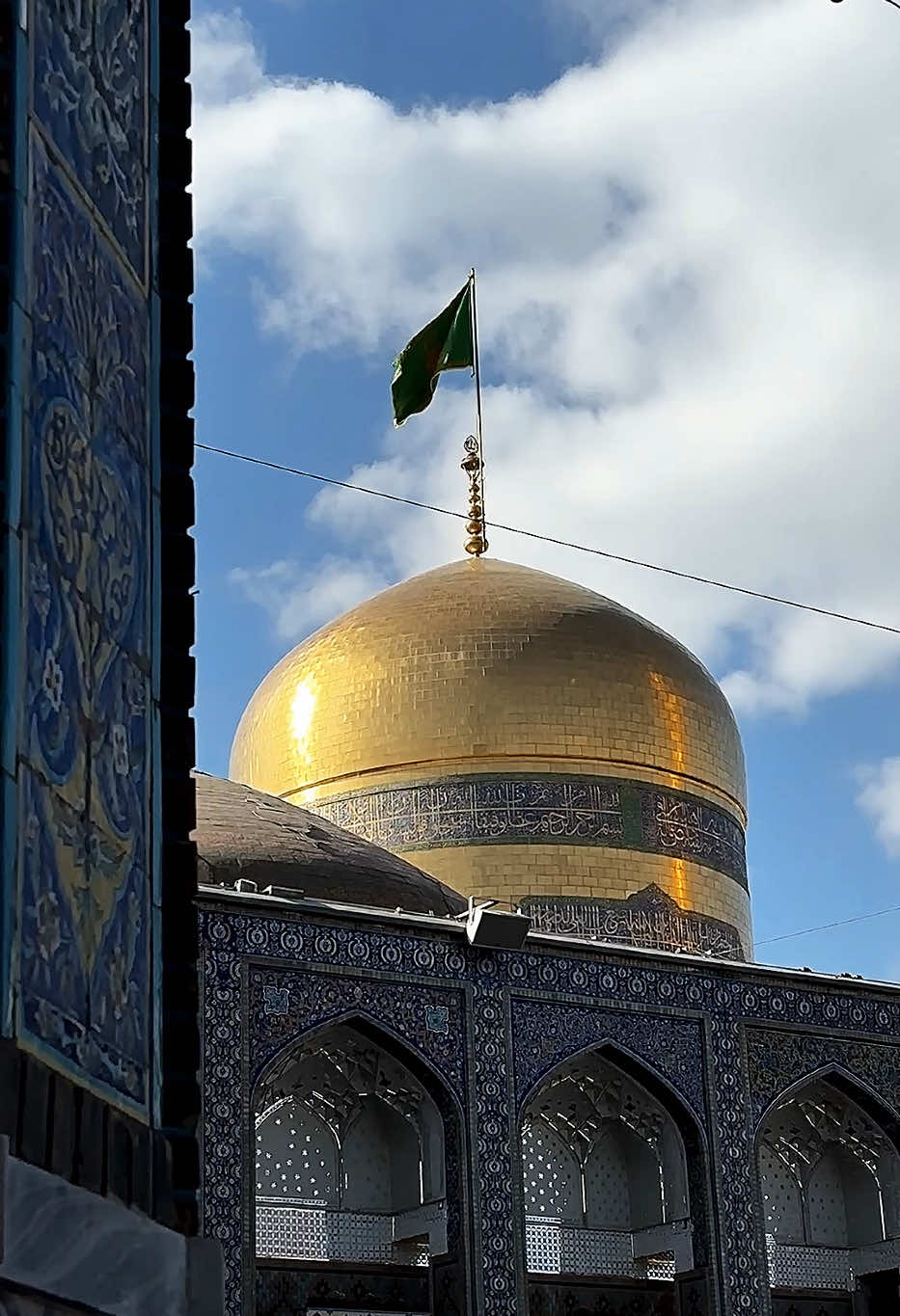الحمد لله الذي أكرمنا بزيارة الإمام الرضا أنيس النفوس، اللهم اجعل بداية عامنا محاطا بلطف الرؤوف ورعايته. 🤍#رضا_جان #انيس_النفوس #امام_رضا #foryou #explore #fyp #مشهد #ايران 