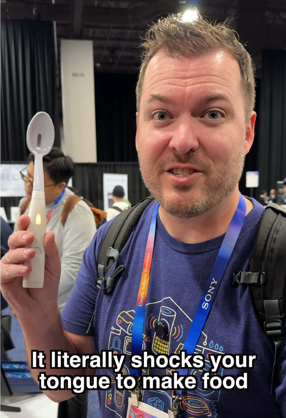 A spoon that shocks your tongue… ⚡️ #CES2025 #CES #tech #smarthome #kitchen #techtok #gadgets #Home 