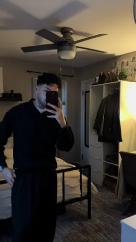 quick all black work fit  💼🧑🏽‍💻back in the office for the week  #OOTD #outfit #menstyle #menfashion #fashion #pr #fashiontiktok #trending 