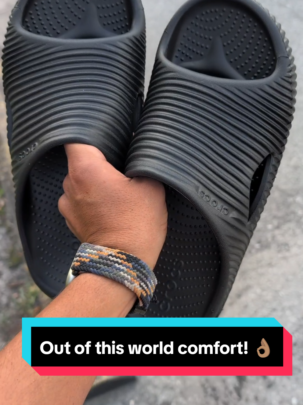 The comfort is out of this world! 👌🏽 #TikTokShop #giftfordad #giftformom #giftforgrandma #giftforher #giftforhim #FYP #tiktokmademebuyit #giftforwife #giftforhusband #crocspartner #mellow #mellowslide #NewYearNewMe #NewYearResolution #NewYear2025 #recovery #workout #postworkout #weightlifting #Running #yoga 