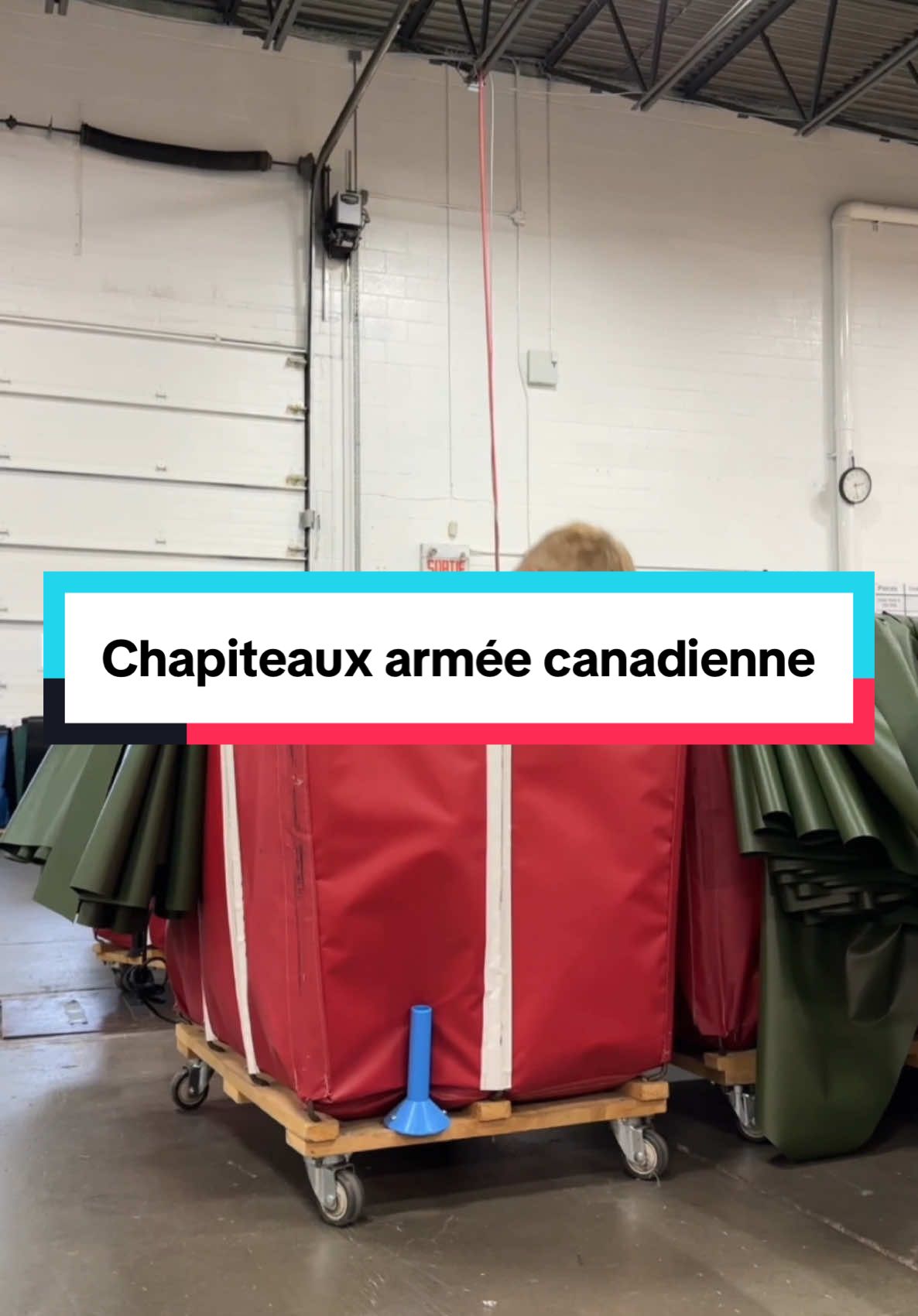 Saviez-vous que nous fabriquons les toiles des chapiteaux pour l’armée canadienne ? 🤩 #chapiteau #armeecanadienne #projets #repentigny #travail #work #grandchampchapiteaux #grandchamp #grosprojet #vert #tente 