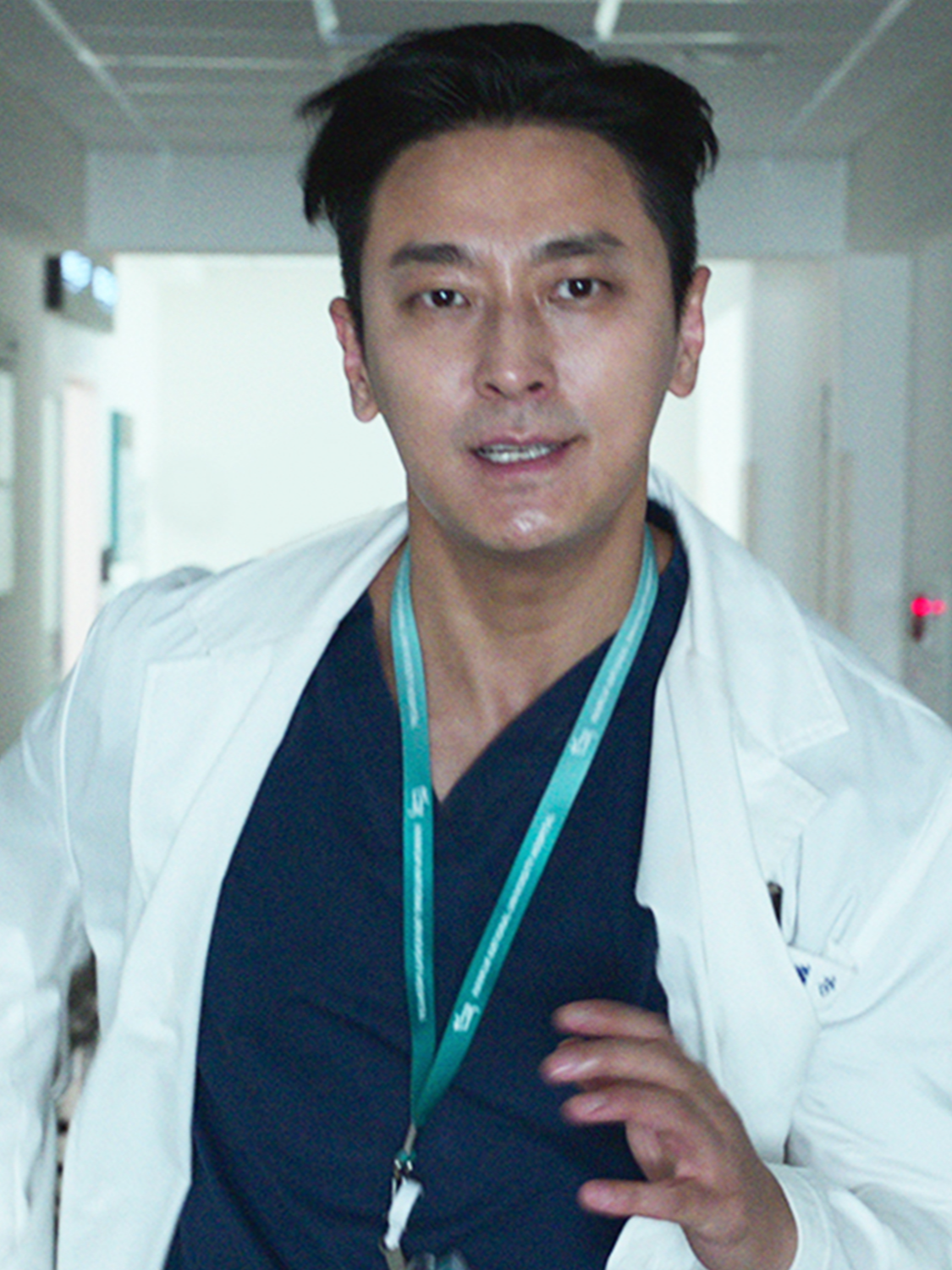 Genius surgeon and former combat medic Baek Kang-hyuk breathes life into a titular trauma team in this exhilarating medical series. The Trauma Code: Heroes on Call is coming January 24, only on Netflix #Netflix #TheTraumaCodeHeroesonCall #중증외상센터 #whattowatch #Netflix #넷플릭스 #NetflixKorea #NetflixKcontent #Drakor #KSeries #Kdrama