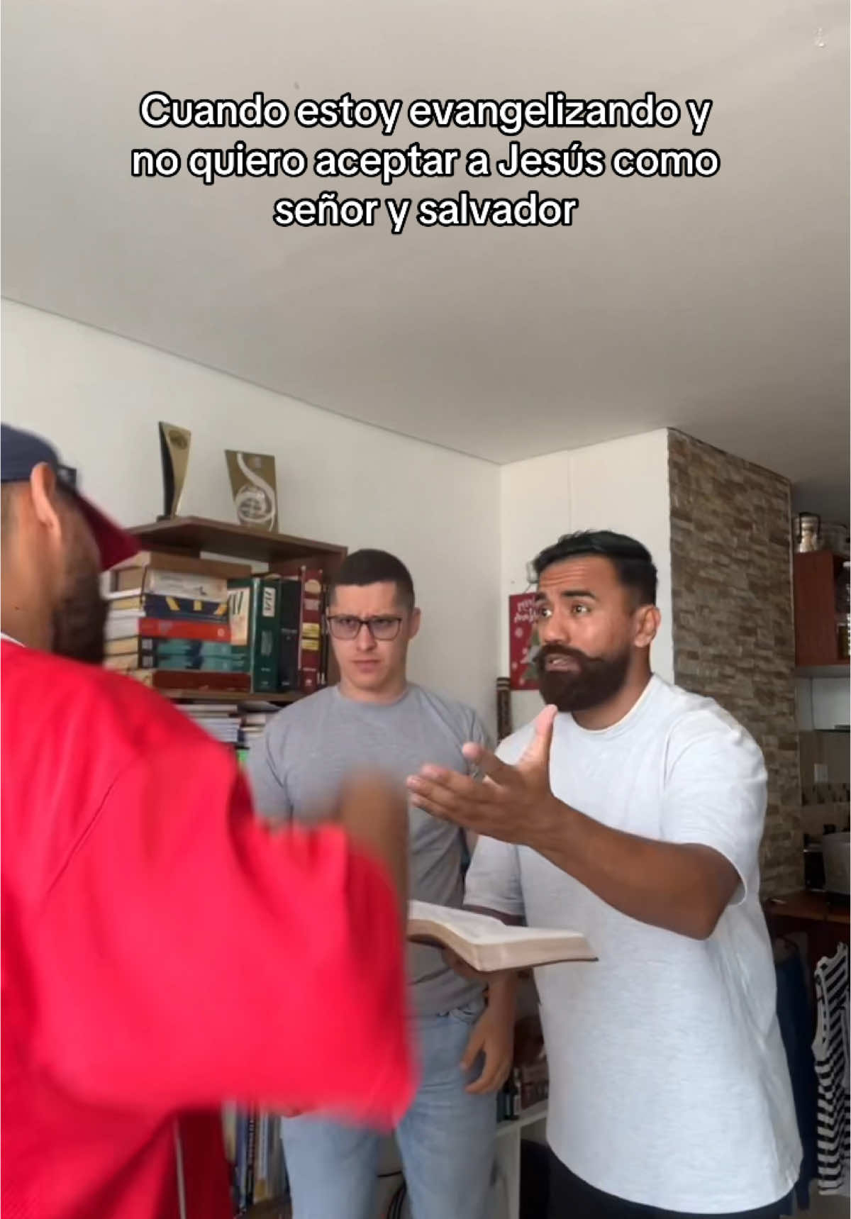 Un poco de humor jajajajajaja cuando se nos sale el Pedro jajajaaja  Con mis hermanos @Sanel y Samo  #jesus #dios #jovenescristianos #hagamosviralajesus #parati #fyp #cristianos #tiktokcristiano #jesuslovesyou #colombia #diosesamor #contenido #humor #humorcristiano 