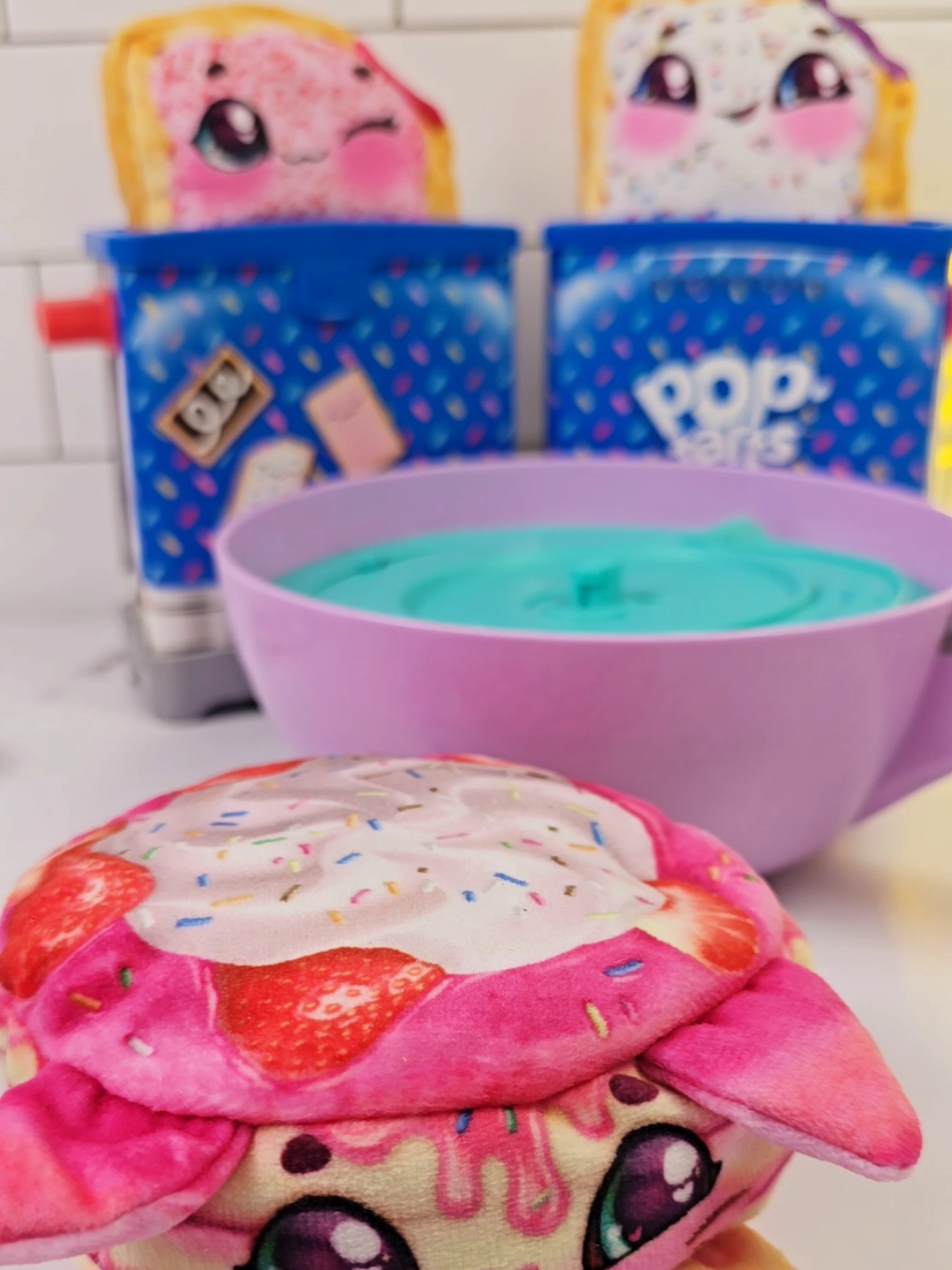 Part of a complete plush breakfast.  #asmr #poptarts #cookeezmakery #pancake #moosetoys #gifted 