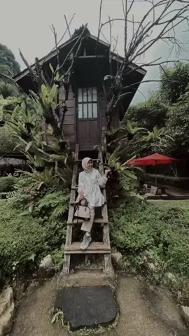 Adem banget lagunya 🥲🥀
