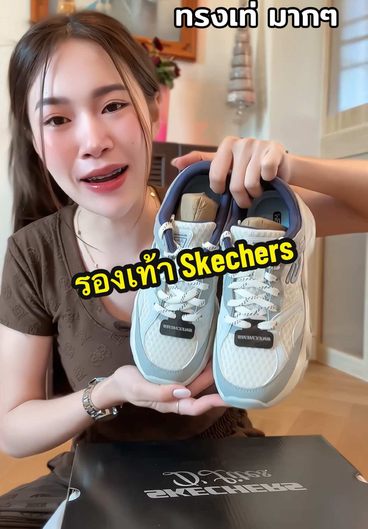 #รองเท้า #รองเท้าผ้าใบ #รองเท้าออกกําลังกาย #รองเท้าskechers #สไบแจกพิกัด 